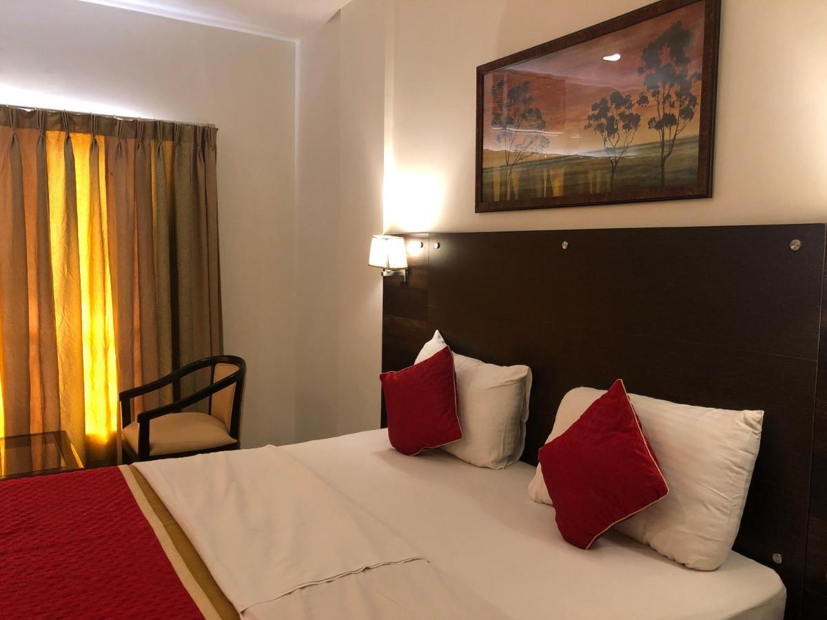 Resort Silver Hills Lonavala Exteriör bild