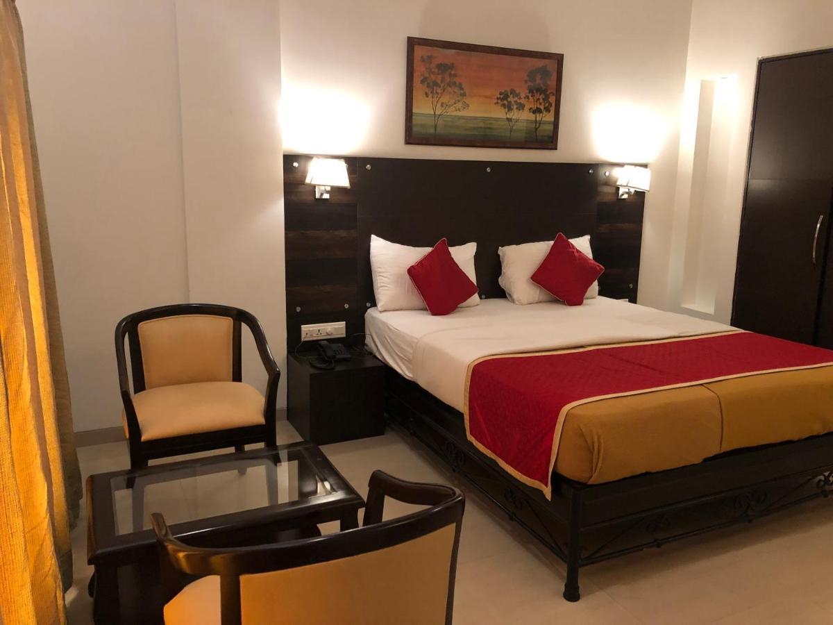 Resort Silver Hills Lonavala Exteriör bild