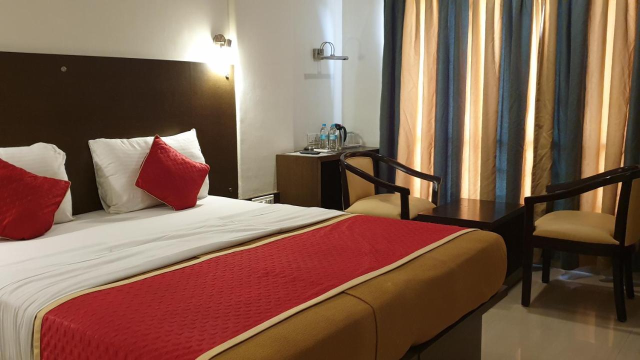 Resort Silver Hills Lonavala Exteriör bild
