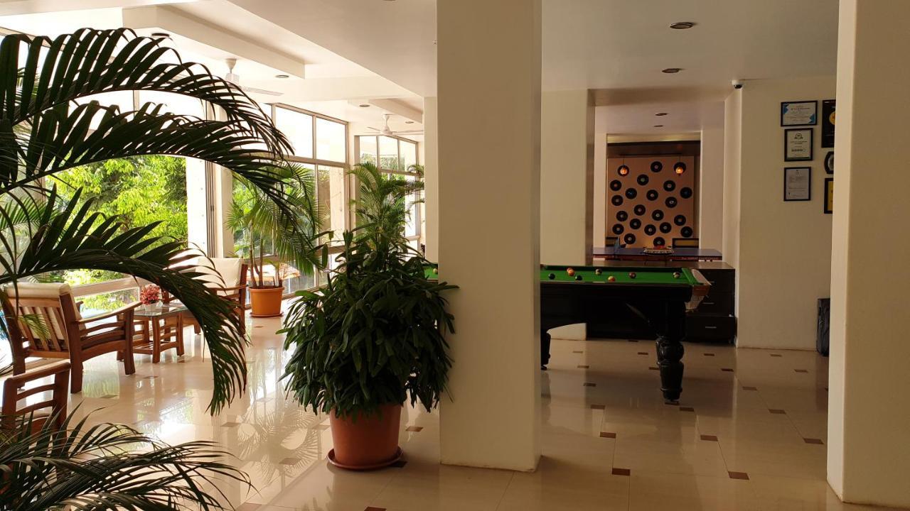 Resort Silver Hills Lonavala Exteriör bild