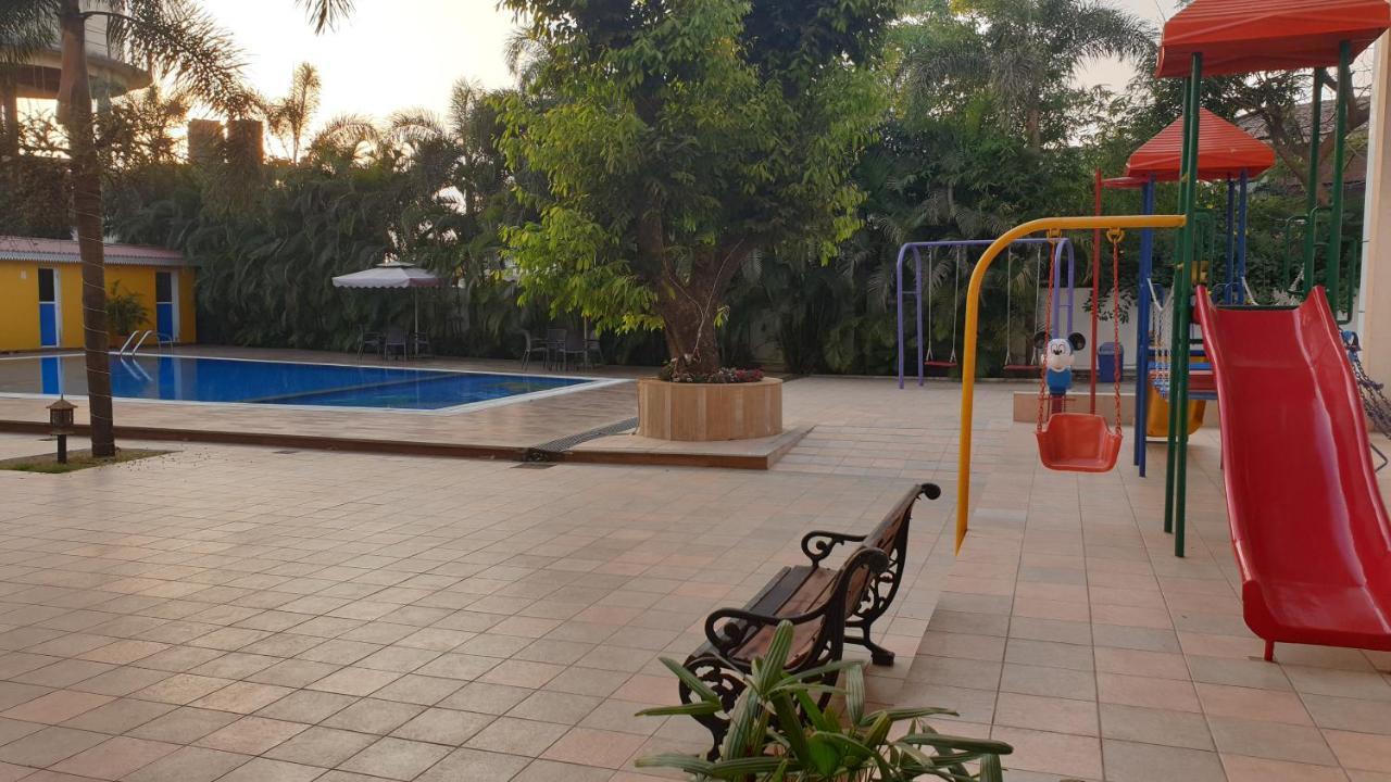 Resort Silver Hills Lonavala Exteriör bild