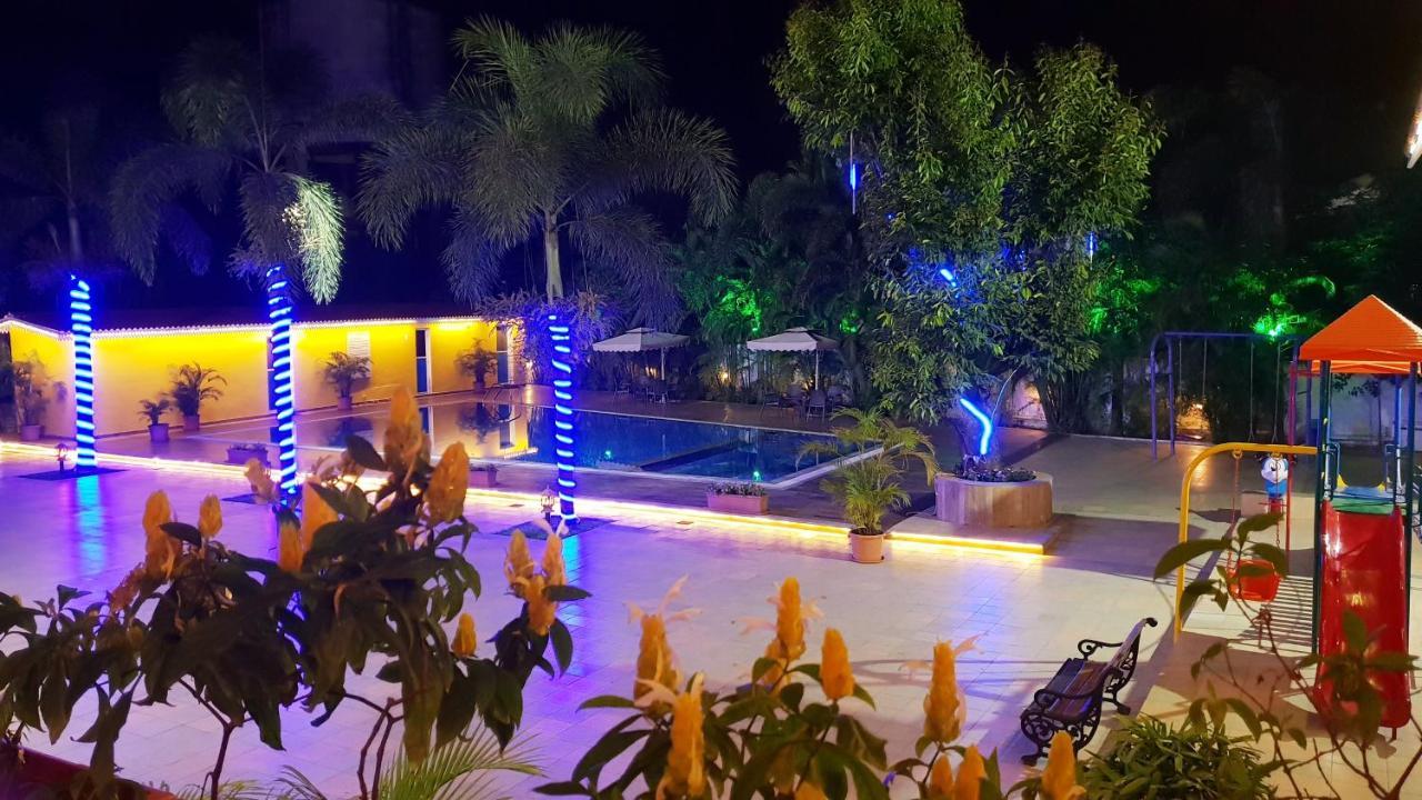 Resort Silver Hills Lonavala Exteriör bild