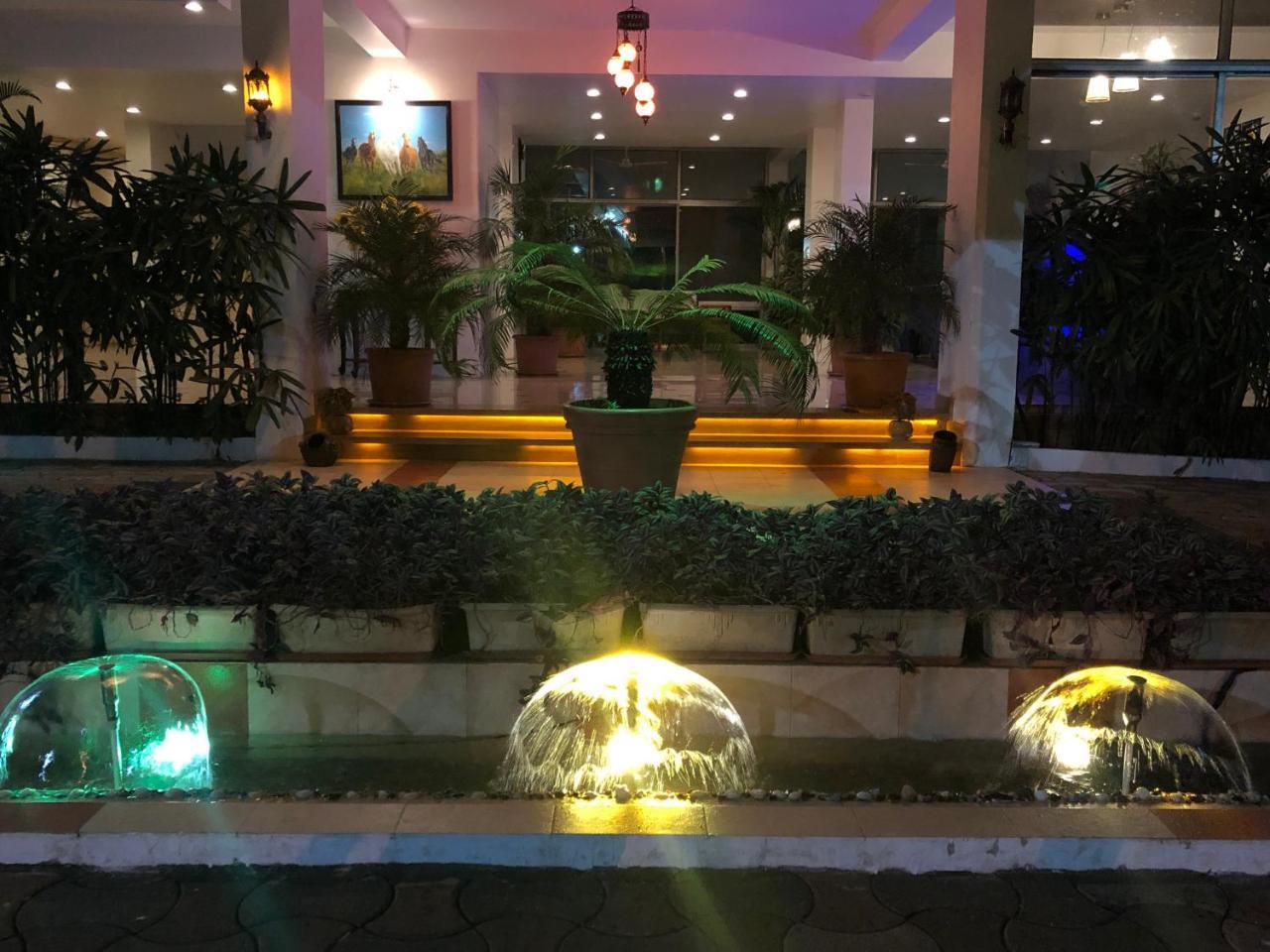 Resort Silver Hills Lonavala Exteriör bild