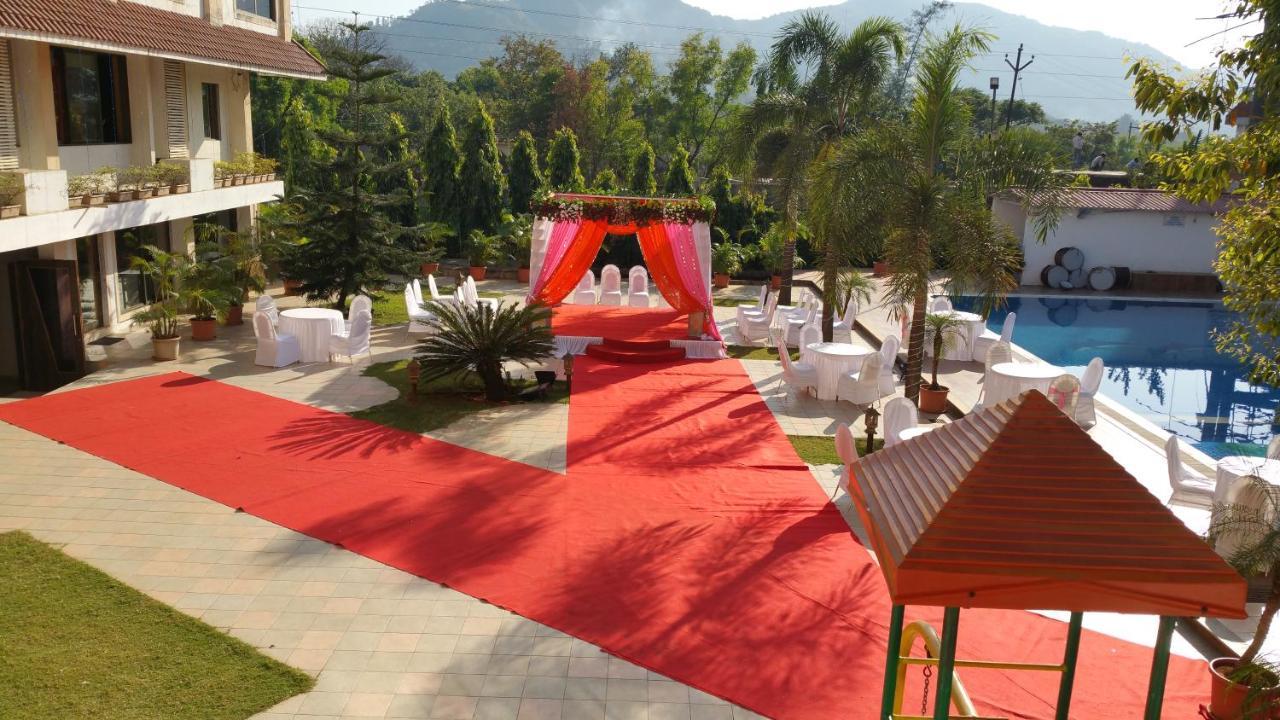 Resort Silver Hills Lonavala Exteriör bild
