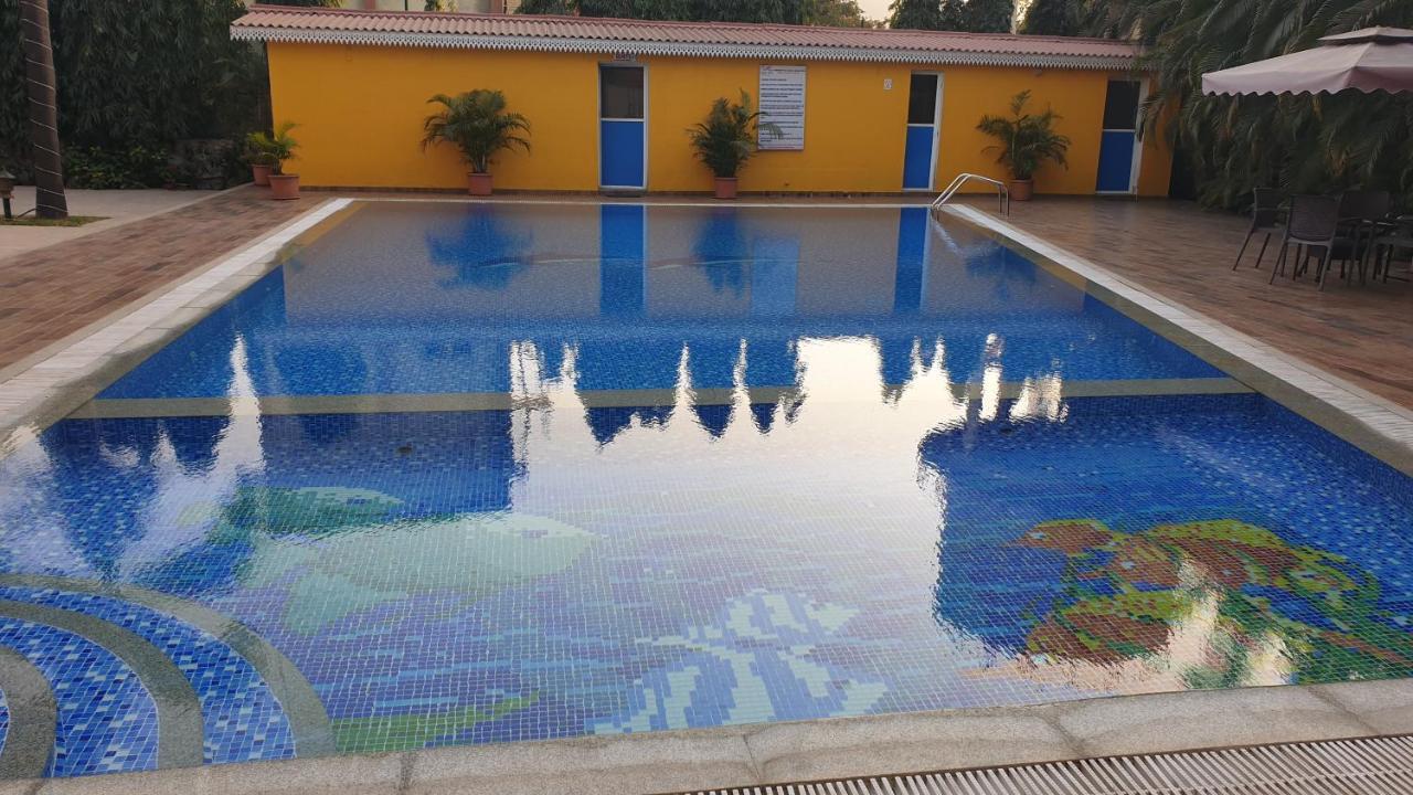 Resort Silver Hills Lonavala Exteriör bild