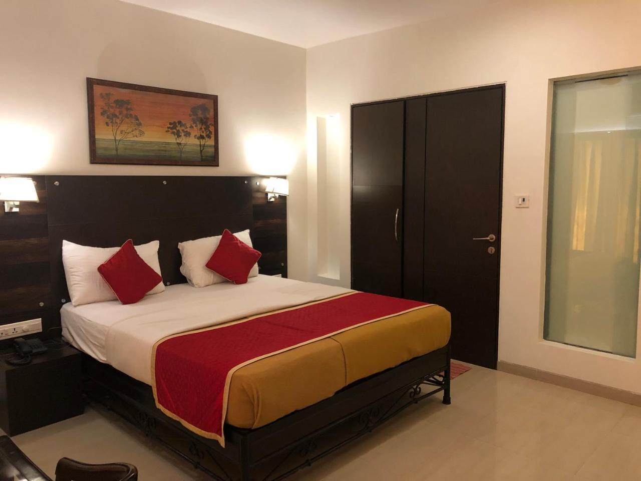 Resort Silver Hills Lonavala Exteriör bild